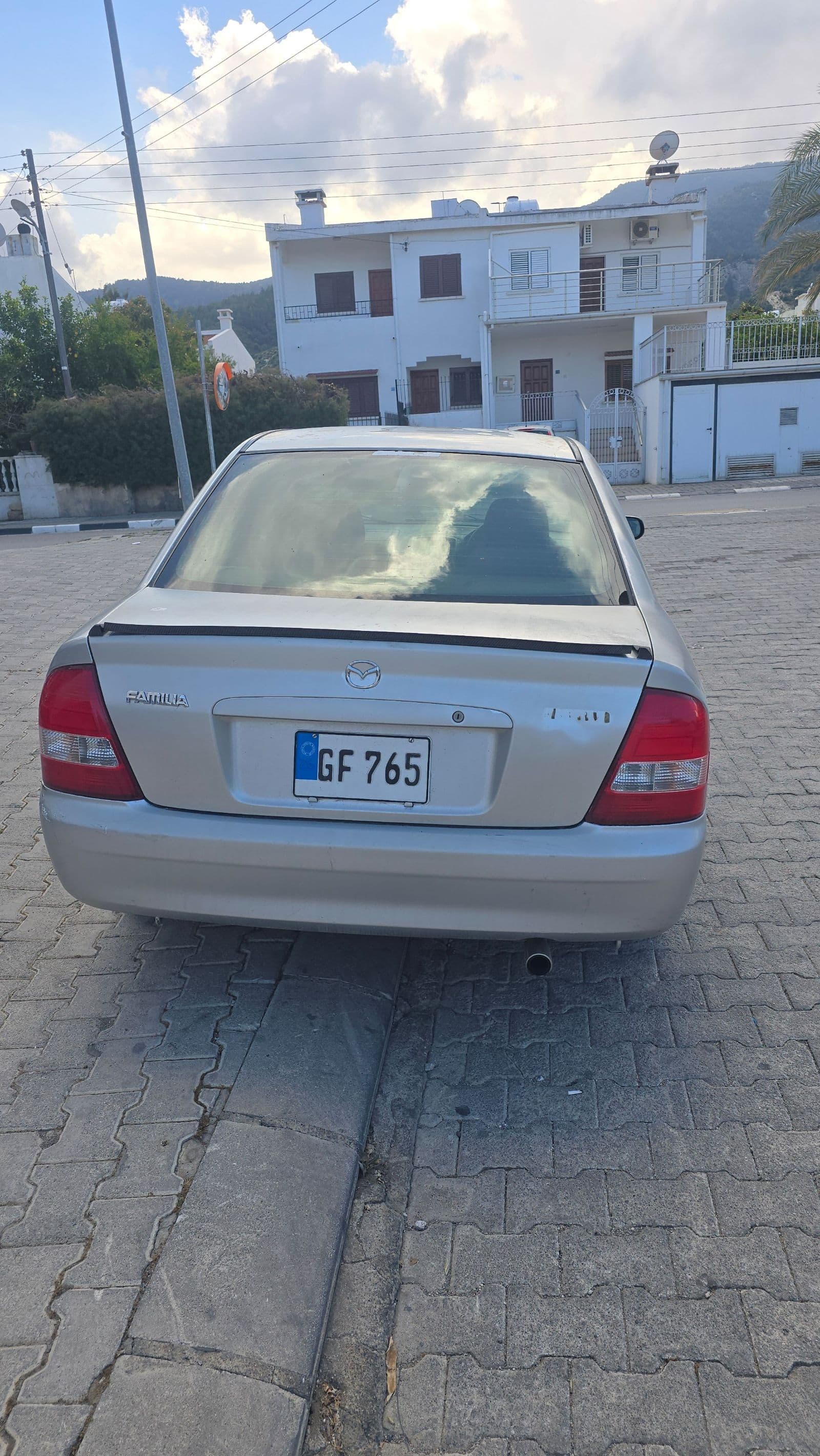 2001 Mazda Familia