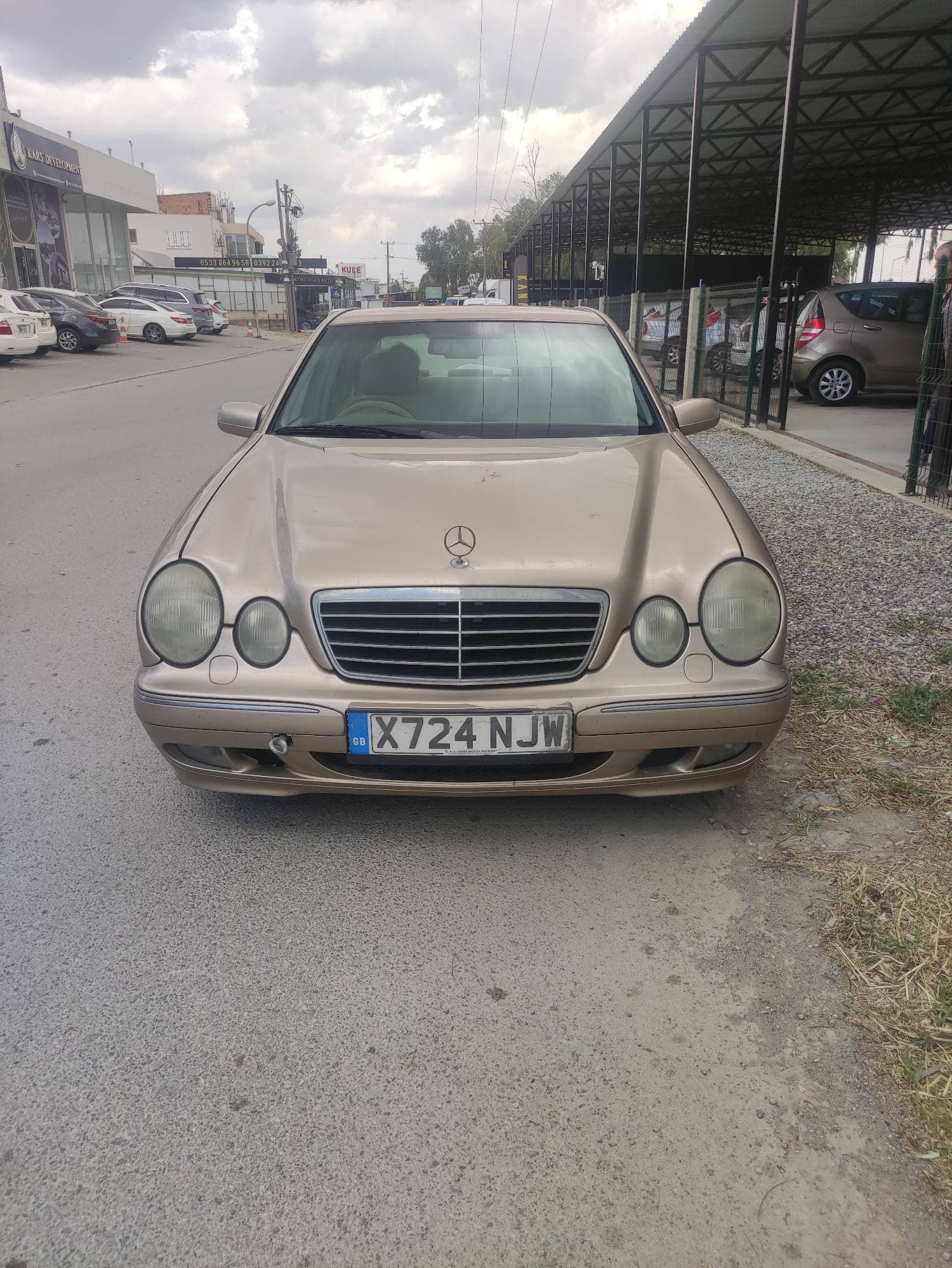 2000 Mercedes-Benz E 200