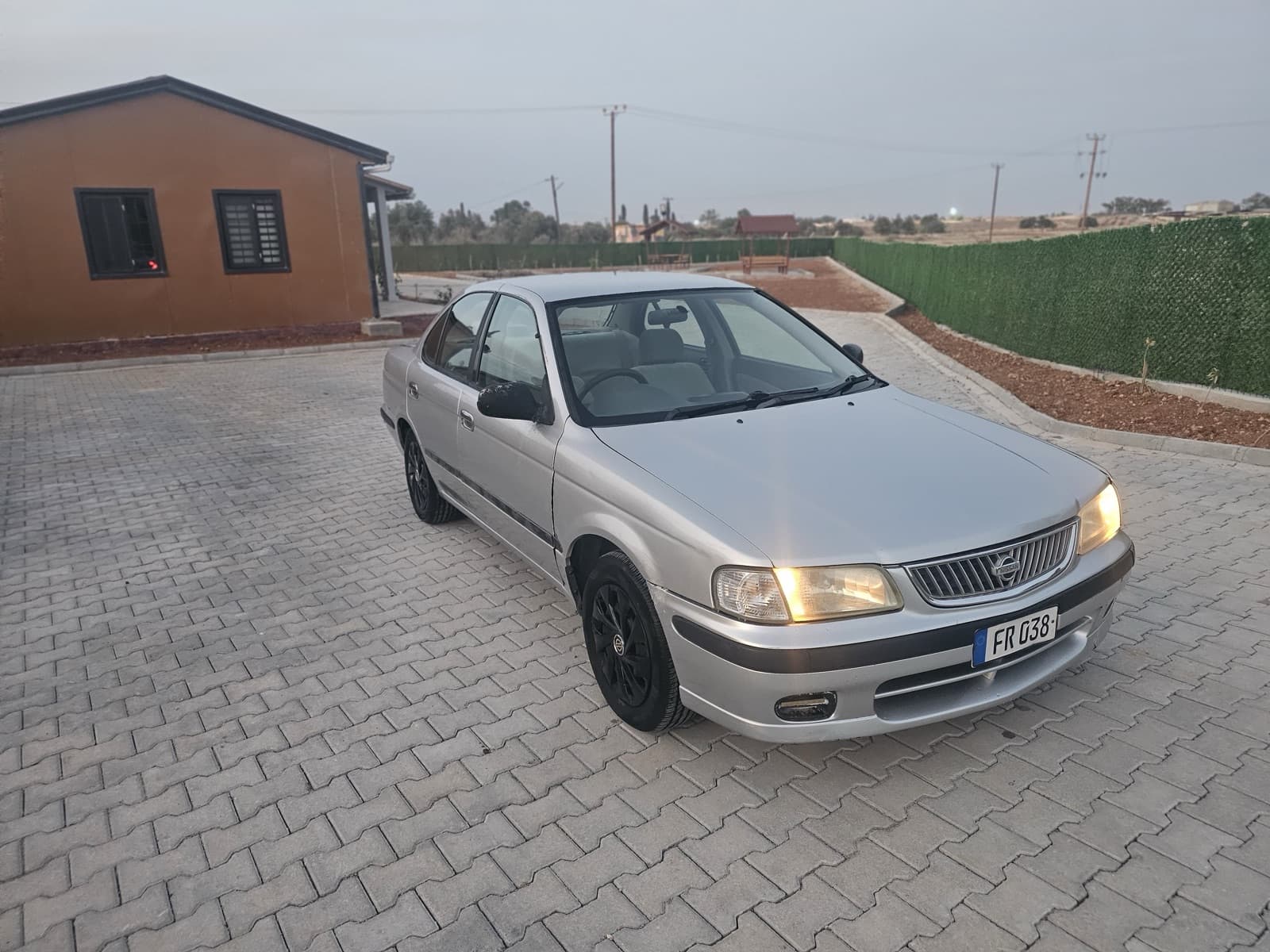 2001 Nissan Sunny