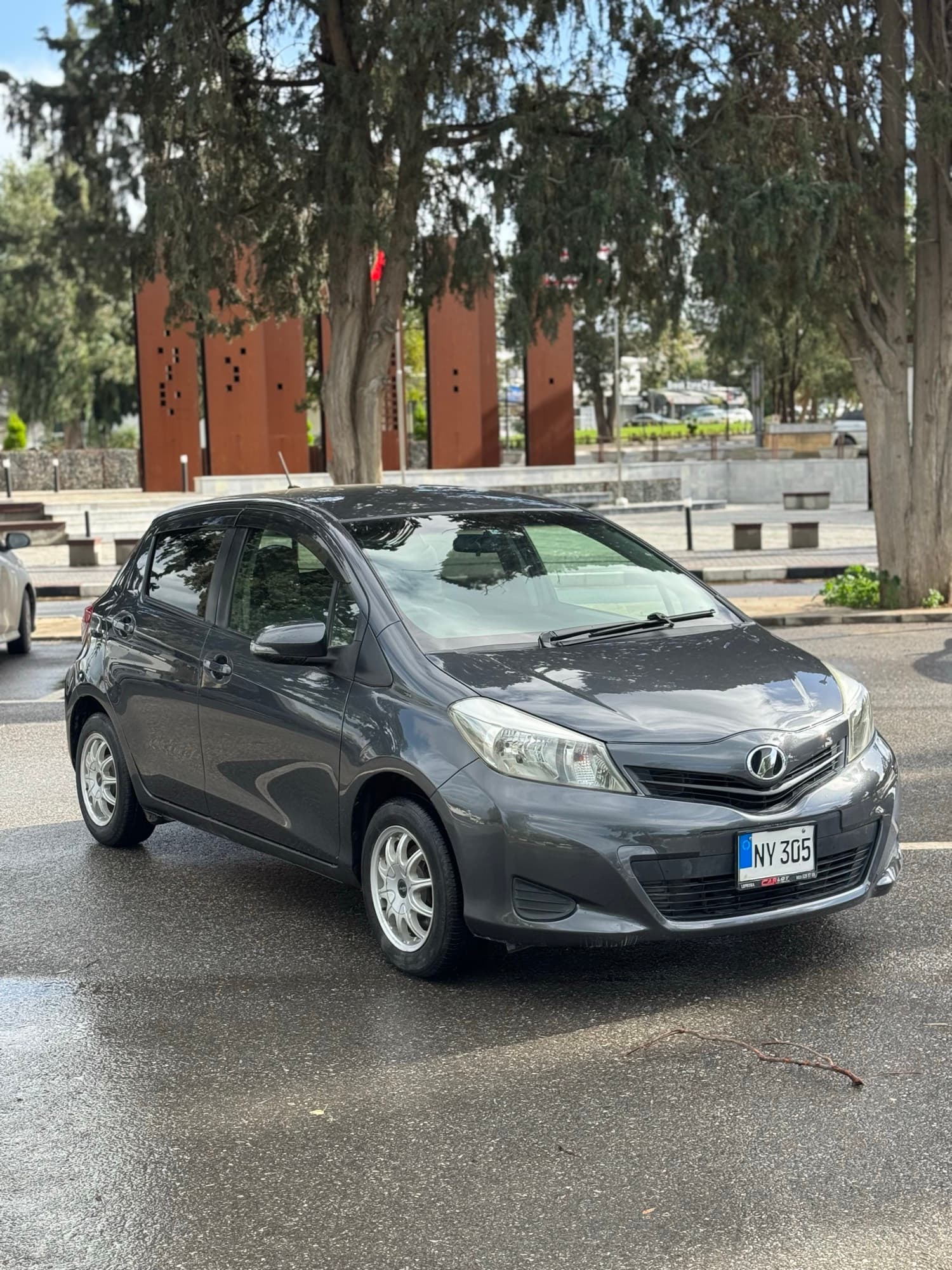 2012 Toyota Vitz