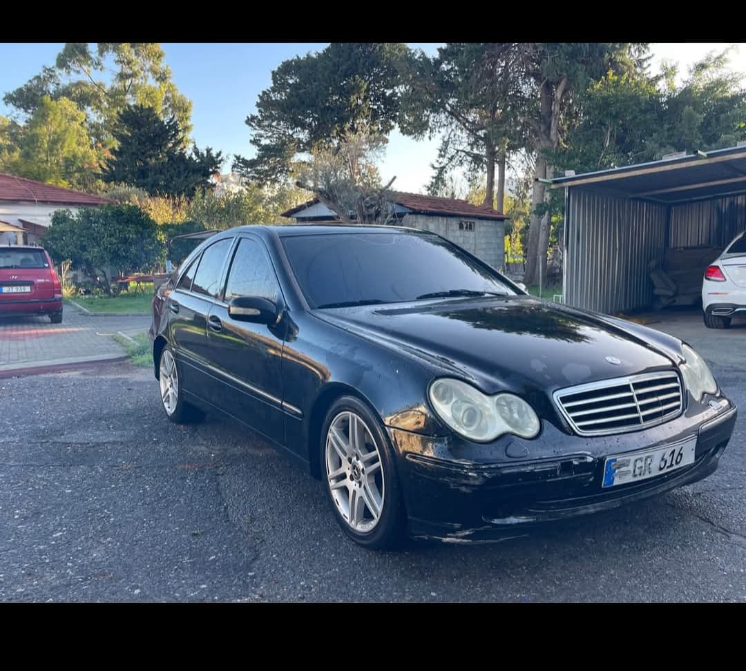 2002 Mercedes-Benz C 270