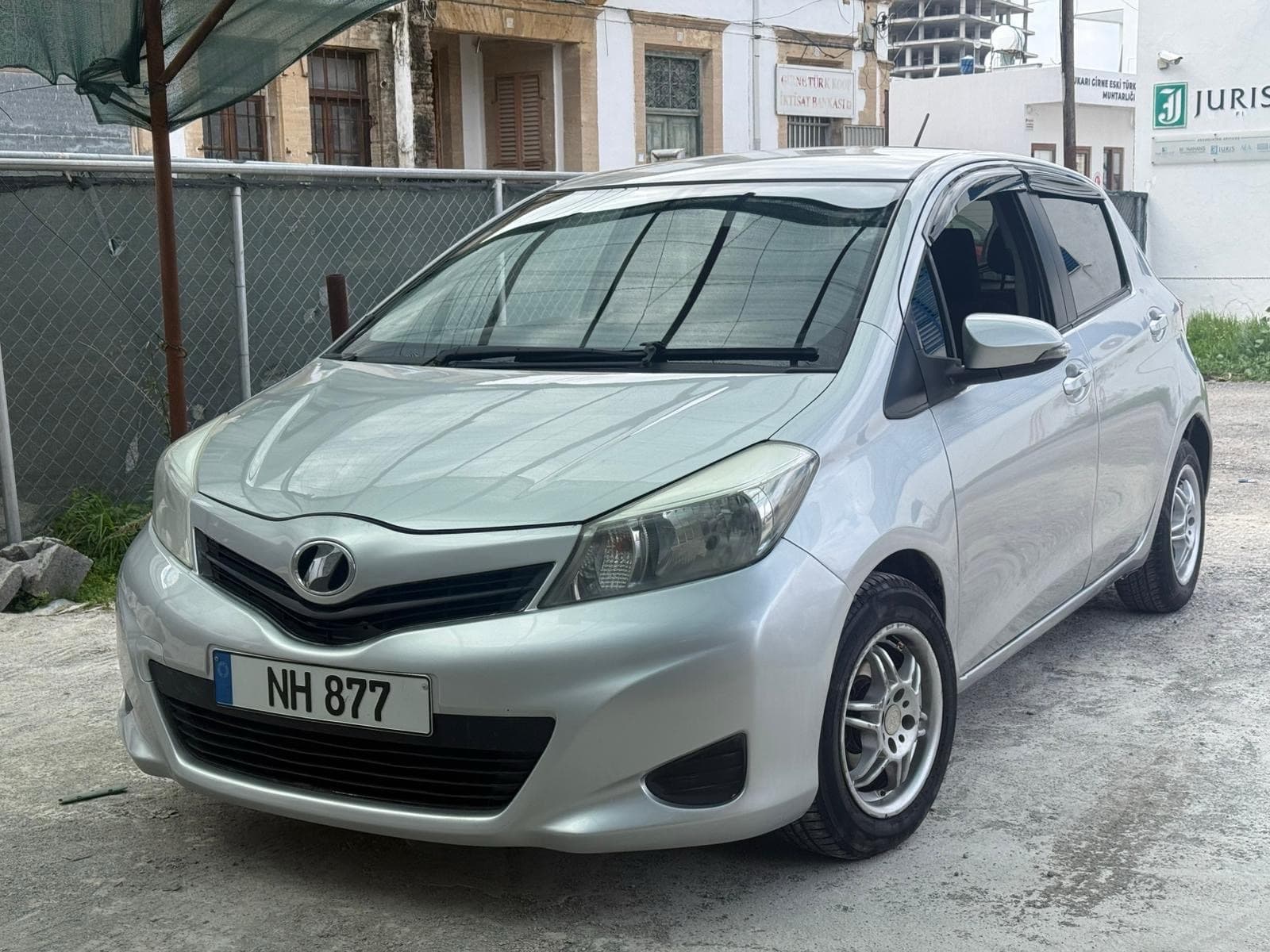 2011 Toyota Vitz