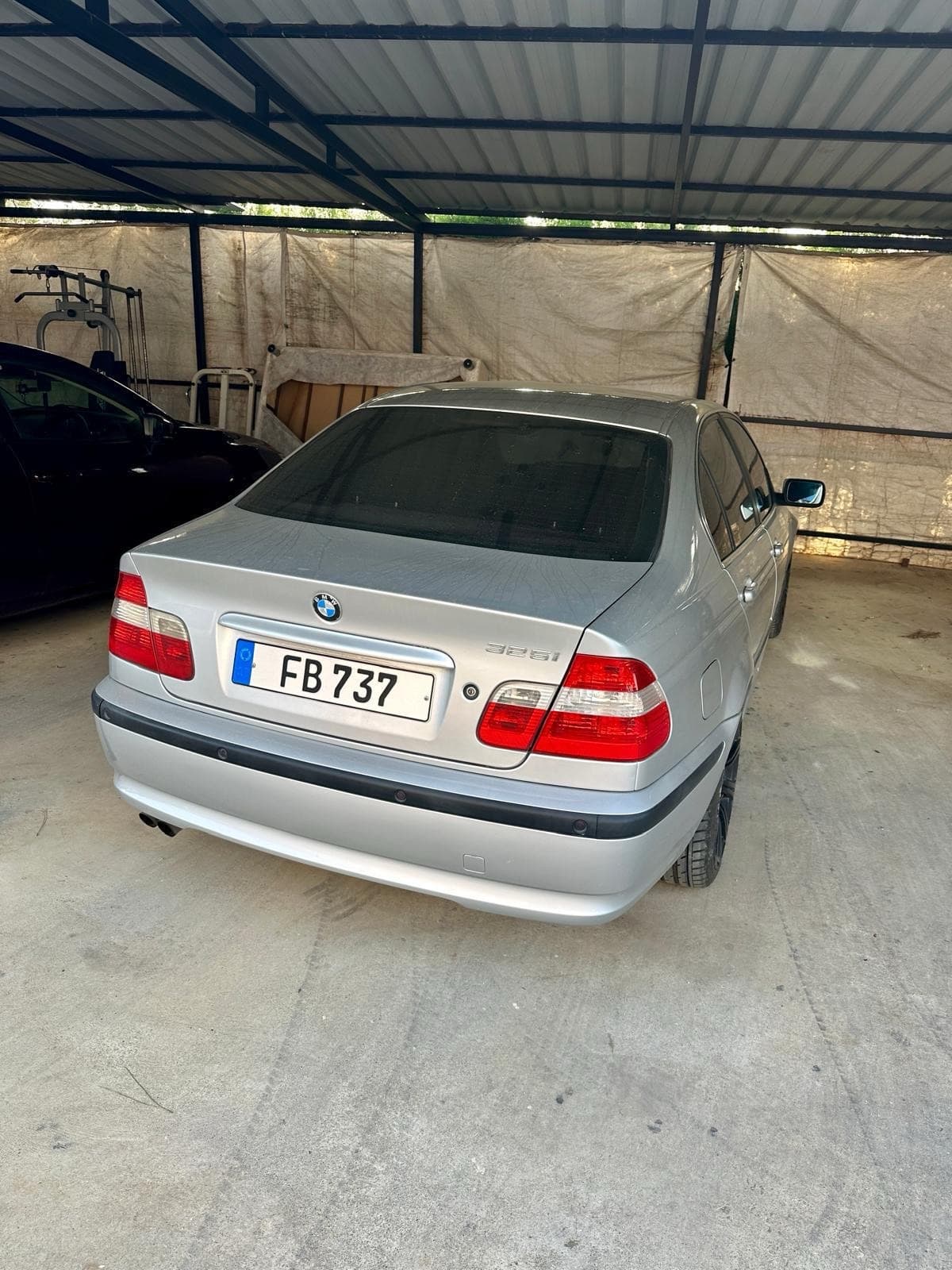 2004 BMW 325i