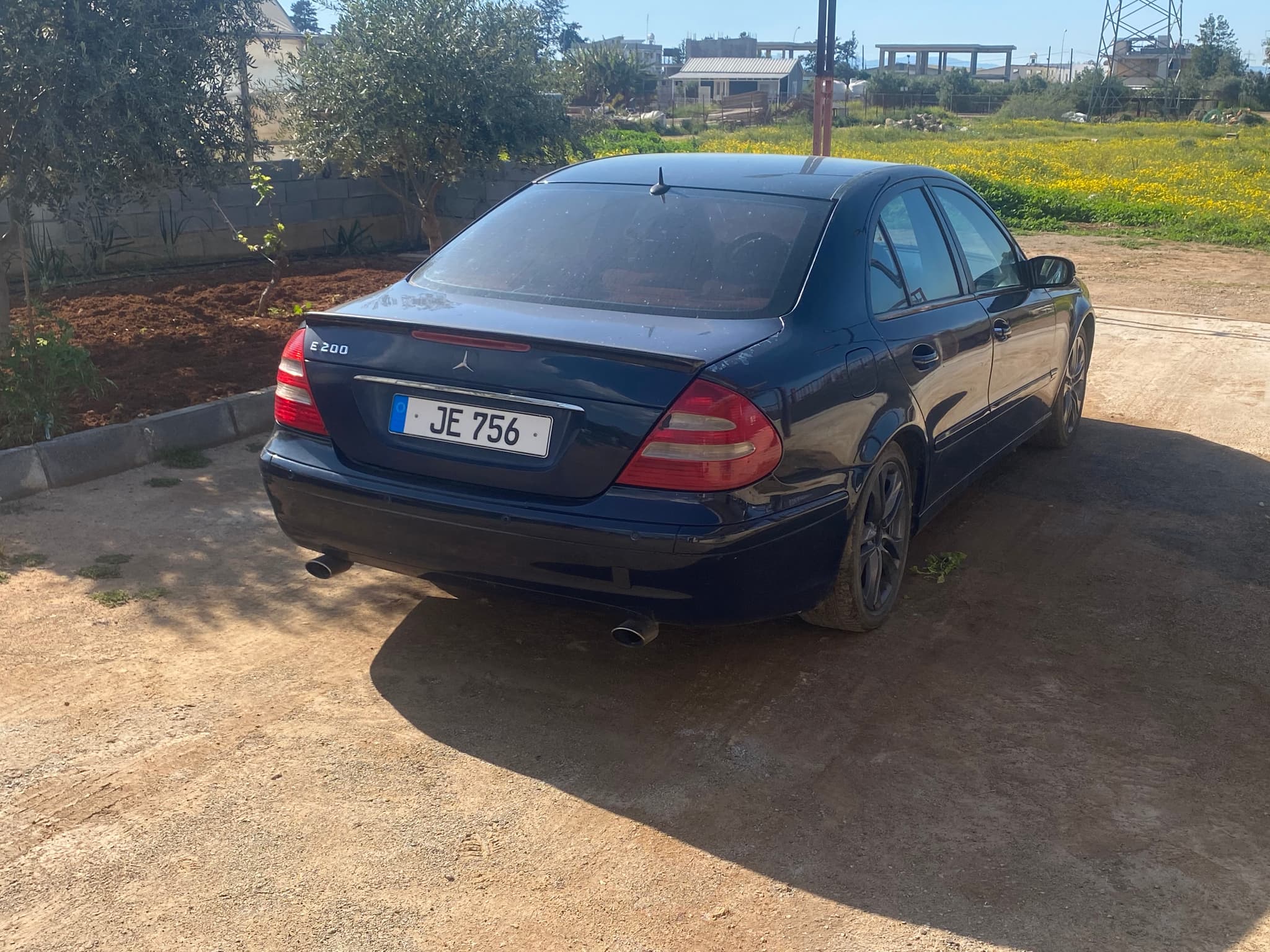 2004 Mercedes-Benz E 200