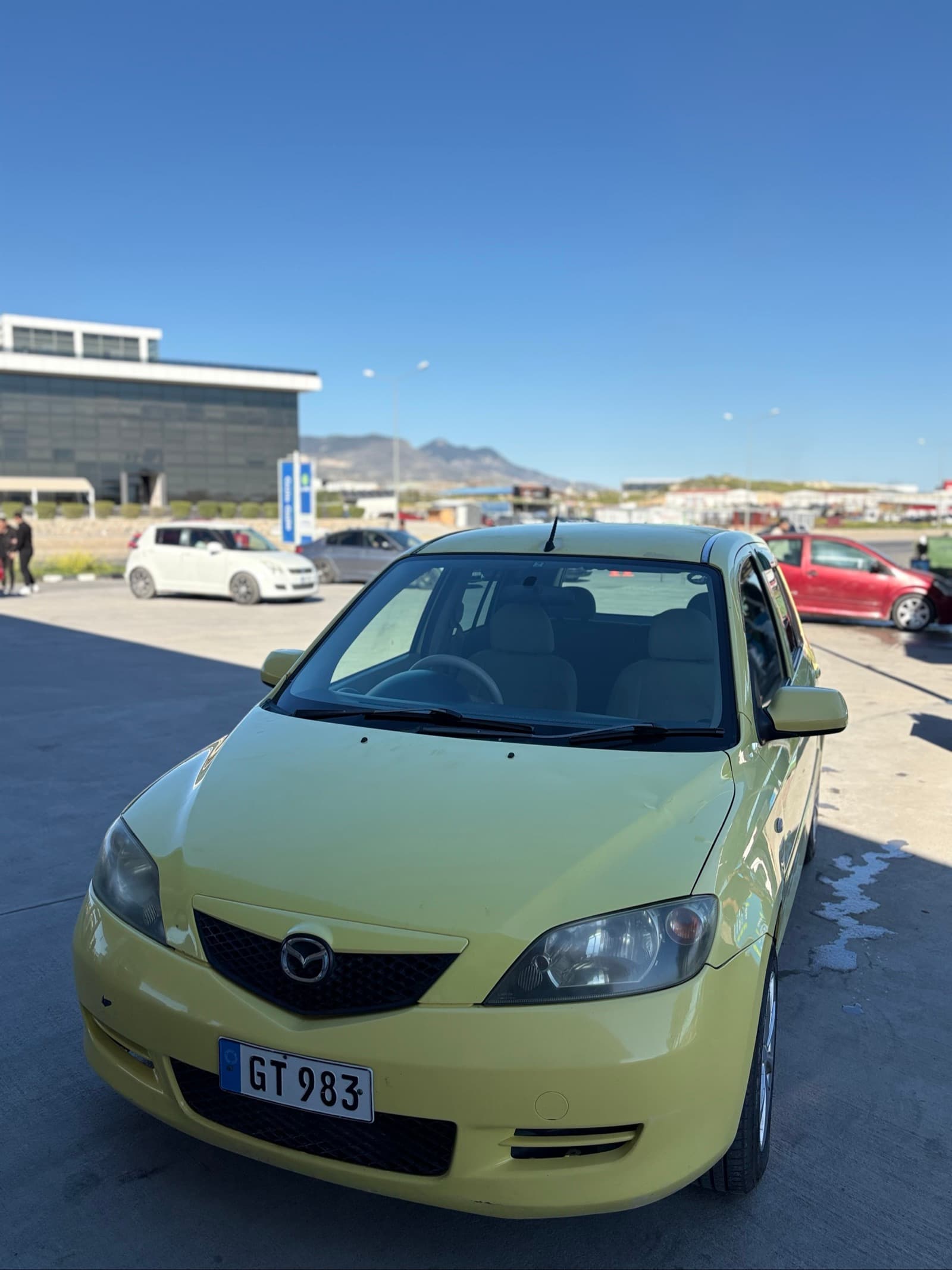 2004 Mazda Demio