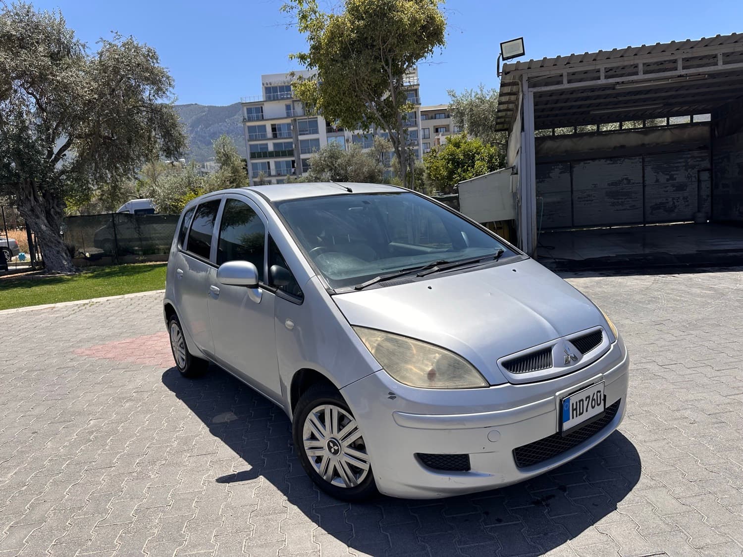 2003 Mitsubishi Colt