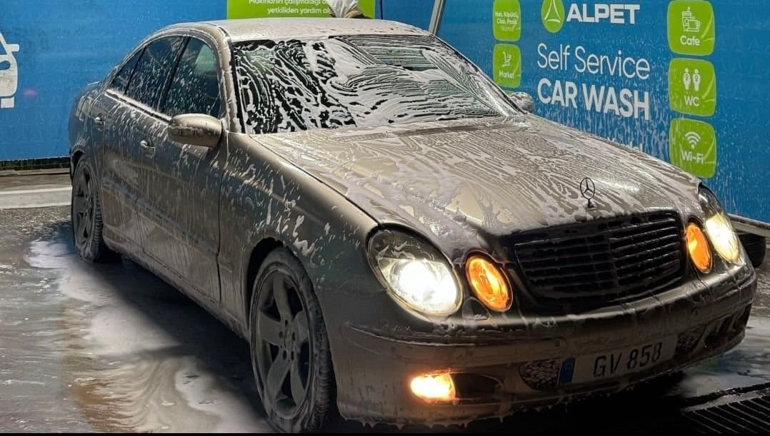 2002 Mercedes-Benz E 270